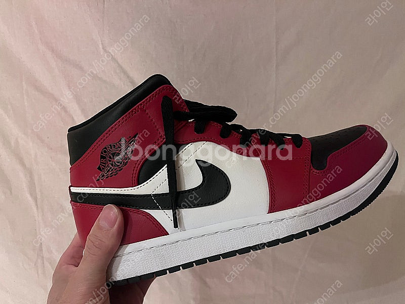 나이키 에어 조던1 미드 짐레드 시카고 블랙토--1